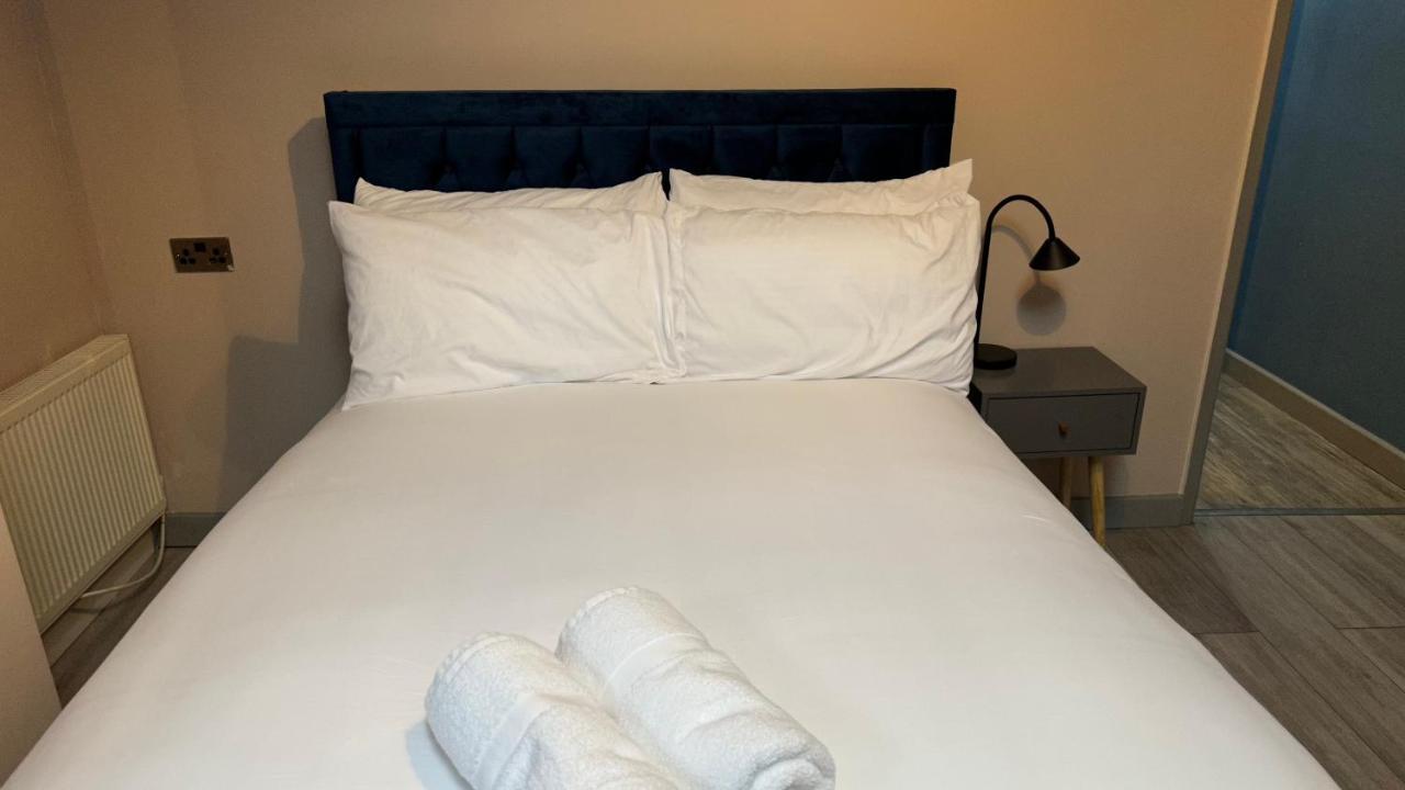 One Bedroom Apartment In Walsall Sleeps 4 Free Wifi By Villazu Bloxwich Eksteriør bilde