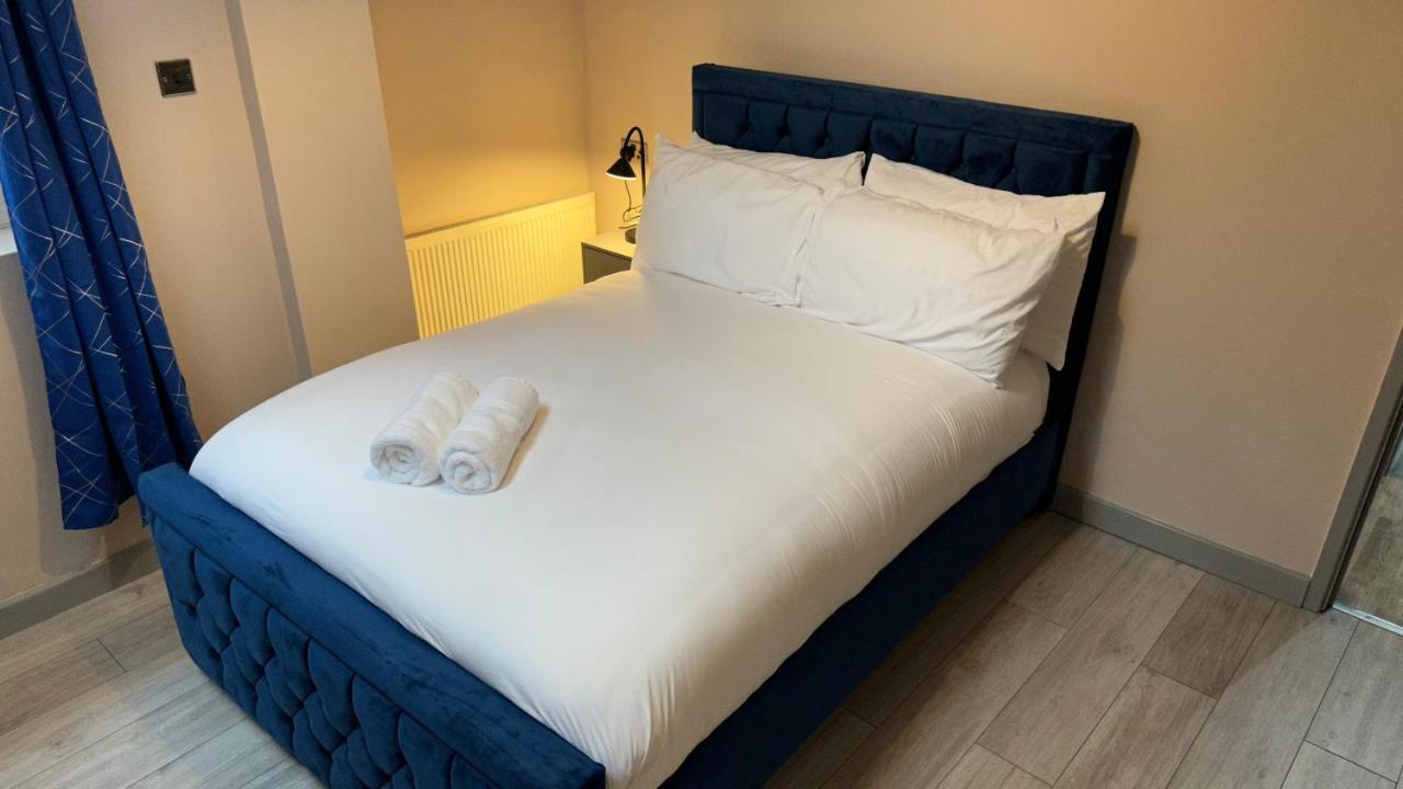 One Bedroom Apartment In Walsall Sleeps 4 Free Wifi By Villazu Bloxwich Eksteriør bilde